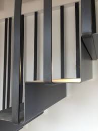 Tole Pliee En Acier Brut Structure Garde Corps En Lames D Acier Maison Tole Pliee Architecte Toulouse