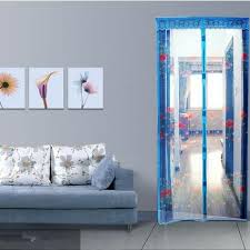 Tidak hanya itu saja pintu kawat nyamuk juga biasanya banyak beragam warna yang bisa dipilih dan bahkan tersedia pula untuk aneka pilihan interior. Jual Tirai Magnet Anti Nyamuk Harga Importir Biru Jakarta Barat Catra Collection 3 Tokopedia