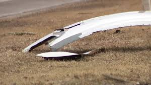 A united airlines boeing 777 suffered major engine failure in midair and was forced to make an emergency landing at denver international airport, while scattering debris across several neighborhoods. Lswmcrpvghybxm