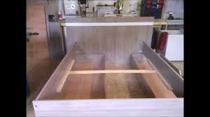 Vous savez désormais comment fabriquer votre propre lit cabane ! Fabrication D Un Lit Moderne En Melamine Chene Brun Build A Modern Bed Part 1 Youtube