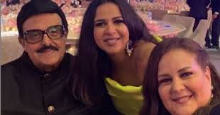 وأترك لها حرية الاختيار في ذلك. Ø¥ÙŠÙ…Ù‰ Ø³Ù…ÙŠØ± ØºØ§Ù†Ù… ØªØ¯Ø¹Ùˆ Ù„ÙˆØ§Ù„Ø¯ÙŠÙ‡Ø§ Ø±Ø¨ Ø§Ø±Ø­Ù…Ù‡Ù…Ø§ ÙƒÙ…Ø§ Ø±Ø¨ÙŠØ§Ù†Ù‰ ØµØºÙŠØ± Ø§ Ø§Ù„ÙŠÙˆÙ… Ø§Ù„Ø³Ø§Ø¨Ø¹