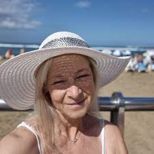 Can anyone recommend a farrier please