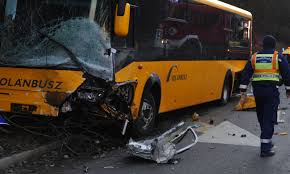 Nyolcan, köztük a busz vezetője, meghaltak a balesetben. Tragikus Buszbaleset Godollonel 17 Serult Egy Halalos Aldozat Budapestkornyeke Hu
