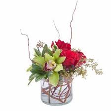 Subsequent authors such as lawrence (1953) and rodionenko (1987) have generally called them subgenera. I Seriously Love How This Simple Yet Beautiful Flower Arrangement Looks The Red Roses Are Very Nicely P Flower Gift Flower Delivery Modern Flower Arrangements
