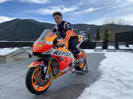 In piena emergenza coronavirus fausto gresini ha mandato un chiaro messaggio a valentino rossi, che tra qualche mese dovrà decidere se continuare o meno a correre in motogp: Espargaro Receives His Honda Motogp Bike Gresini Updates On Fausto