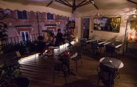 Here are a few of the big monuments you can there are many great restaurants throughout rome, so finding a great restaurant is never that hard. Relais Fontana Di Trevi Official Site Best Rates Guaranteed