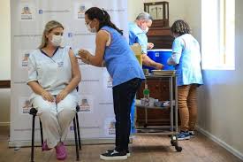 O município havia suspendido temporariamente a imunização após alerta da agência nacional de vigilância sanitária (anvisa) de uma ocorrência registrada com uma gestante que recebeu a vacina da astrazeneca/oxford. Vacinacao Da Covid 19 Em Joinville Entenda Como Acontece A Imunizacao Nsc Total