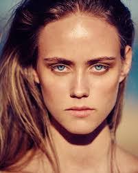 Anna Normand's Instagram, Twitter & Facebook