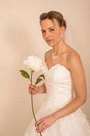 Hochzeitskleider brautmoden günstig kaufen mit maß geschneidert service. Traumkleid Oase Brautmode