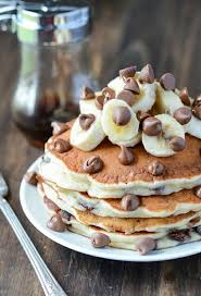 Pancakes Pepites De Chocolats Et Rondelles De Bananes Nourriture Delicieuse Nourriture Recette Dessert