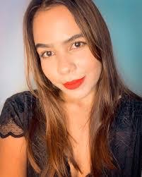 Cindy Rocha's Instagram, Twitter & Facebook