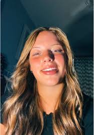 yall, don’t forget. you’ll forever be irreplaceable. no one can ever  compare ❤️