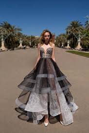 Trova l'abito su misura per te senza problemi di taglia, modello o colore. Gabriella Sposa Eleganza E Grande Sensualita Nelle Collezioni Cerimonia 2019
