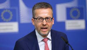 Select from premium carlos moedas of the highest quality. Publikationswesen Eu Kommissar Wirbt Fur Europaweiten Deal Forschung Lehre