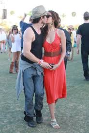 Nina Dobrev Back To The Vampire Diaries Season 8 Can Ian Somerhalder S Damon And Elena Love Fest Save T Vampire Diaries Ian Somerhalder Casais De Celebridades