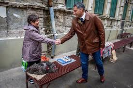 Current member of the hungarian parliament, chairman of the parliamentary committee of defence and law enforcement. Lazar Janos A Legjobb Magyar Vlogger Aki Miniszterelnok Szeretne Lenni Szabad Pecs