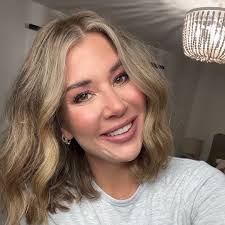 Trisha Hyde's Instagram, Twitter & Facebook