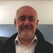 Pensées émues et tristes pour toute la team de l'Auberge dans cette dure  journée ...