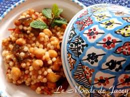 Mhammes Mit Auberginen Le Monde De Jacey Tunesische Kuche Tunesisches Essen Auberginen Gekochtes Huhn