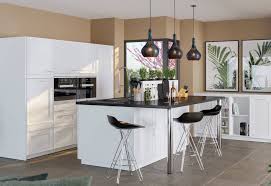 De nos jours, les rangements sont pour avoir la meilleure des qualités et avoir un accompagnement irréprochable et complet, on se tourne plutôt vers des fabricants de cuisines. Fabricant Francais De Cuisines Sur Mesure Cuisines Teisseire