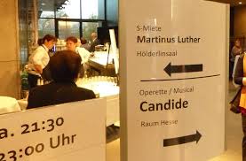 Liebe gäste aufgrund der adresse. Fellbacher Schwabenlandhalle Kunstler Besiegen Die Tristesse Des Brands Rems Murr Kreis Stuttgarter Zeitung