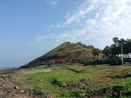 Korlai Light House and Fort near ...