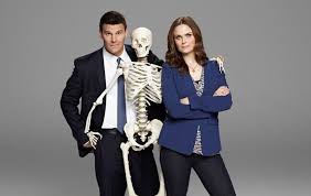Эмили дешанель, дэвид бореаназ, микаэла конлин и др. Bones Tendra Una Temporada Mas Que Sera El Final De La Serie Television El Pais
