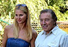 He was voted the country's best male singer in the annual český slavík (czech nightingale) national music award 42 times, most recently in 2017. Karel Gott Wikipedia