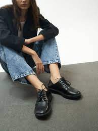4.5 out of 5 stars 3,130. Black Chunky Sole Oxford Shoes Charles Keith De