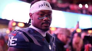 Stefon Diggs goes viral for sideline pass to unsuspecting cheerleader