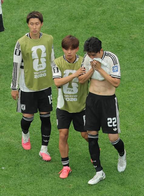 Ｗ杯】冨安健洋、ブラジル戦逆転負けに「対等ではないと痛感させられた」…涙ながらに感謝も語る「たくさんの人に支えてもらいました」（スポーツ報知） -  Yahoo!ニュース