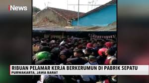 Longrich indonesia merupakan perusahaan yang bergerak dalam bidang industri atau pabrik sepatu yang berada sejarah kecamatan pabedilan kabupaten cirebon dengan luas lahan pabrik 60 hektar. Polisi Bubarkan Ribuan Pelamar Kerja Di Depan Pabrik Sepatu Di Purwakarta Inews Pagi 11 09 Youtube