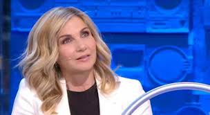 Jun 18, 2021 · lorella cuccarini svela il suo pensiero su giulia de lellis e parla di love island: Avete Visto Figlia Di Lorella Cuccarini 20 Anni Capelli Rossi Foto Insieme