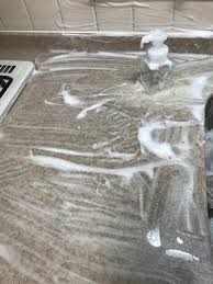 キッチンを清潔に 台所シンク横 調理台の掃除方法とおすすめの掃除道具 comorie コモリエ ハウスキーピング お掃除 台所 シンク