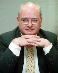 14 directores para un periódico centenario