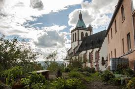 Auftraggeber war kaiser ludwig der fromme, ein sohn karls des großen, der in der nähe der pfalz aachen ein musterkloster anlegen wollte. Ehem Kloster Allerheiligenberg