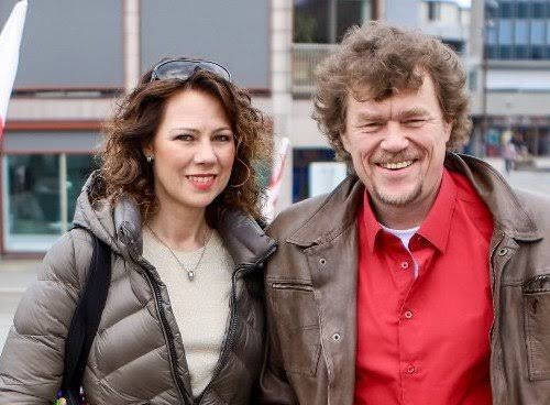 reportasje, Lars Monsen | Slik feirer Trine Rein og Lars Monsen jul: –  Spiser hver sin middag
