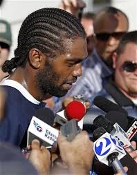 Moss says he hopes he fits into Titans' offense