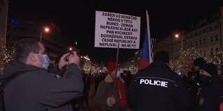 První byla od 13h na václavském náměstí a šlo o shromáždění volného bloku. Zvlastni Vitani Roku 2021 Strety S Policii I Nezvykly Klid Cnn Prima News