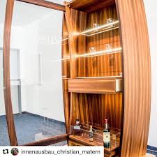 Unsere Kunden Haben S Drauf Meisterstuck Aus Geraucherter Larche Naturlich Von Uns Ein Whiskyschrank Mit Sprac Home Home Decor Bathroom Medicine Cabinet