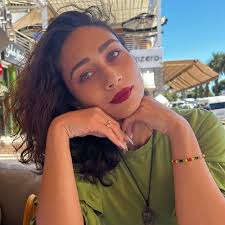 Connie Bee's Instagram, Twitter & Facebook