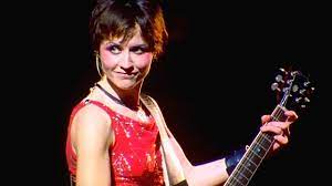 Te ofrecemos un amplio catalogo para descargar juegos, si eres un amante de juegos para todo tipo de plataforma podras descargar juegos full en un link por torrent. The Cranberries Zombie 1999 Live Video Youtube