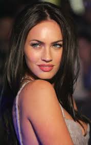 She takes umbrage with her character in transformers for not wearing a seatbelt. 2007 Megan Fox Transformers Premier Sydney Australia Sollection Silva Collection