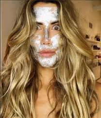 Yeni Trend: Gümüş Ve Altın Maskeler