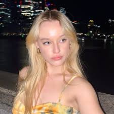 𝓐𝓶𝔂 𝓢𝓸𝓿𝓪 (@amyysova) • Instagram photos and videos