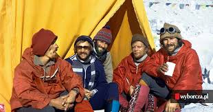 She collapsed and died on october 2, 1979 as she was returning from successfully summiting mount. Wielicki Na Everescie Schodzac Zobaczylismy Siedzace Cialo Hannelore Schmatz Jej Tez Skonczyl Sie Tlen Pol Roku Wczesniej