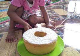 Kue bolu juga dapat dijadikan sebagai kue jenis lain sehingga tidak heran jika kue ini selalu hadir di berbagai acara. Resep Kuno Bolu Keju Kukus Takaran Sendok Superrr Lembut Yang Mantap