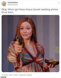 According to people, the thank you, next singer officially grande first announced her engagement to gomez last december with a sweet instagram post the pair first began dating in january of 2020 and ultimately became serious while quarantining together. 89vo4tdkt Reqm