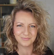 Delphine Thomas Se Maquille