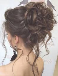 Christmas Party Frisuren Fur 2018 Und Lange Mittlere Oder Kurze Frauen Haare Frisuren Hochsteckfrisuren Lange Haare Hochzeitsfrisuren Lange Haare